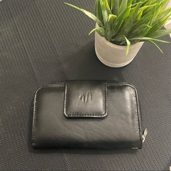 Mobo Vida Handbags - Mono Vida Black Leather Wallet​